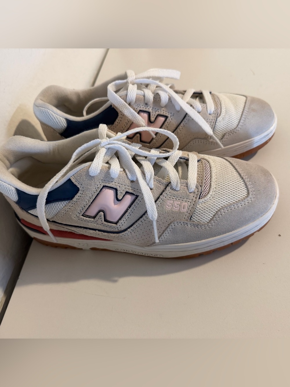 New Balance suede women’s 550 Lace-Up Sneakers in White, Pink & Navy, size 81/2